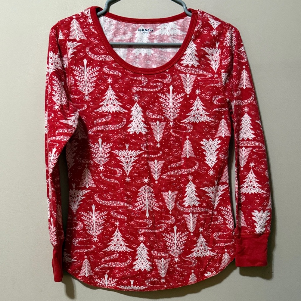 Old Navy Red and White Holiday Print Long Sleeve Shirt Size M Petite